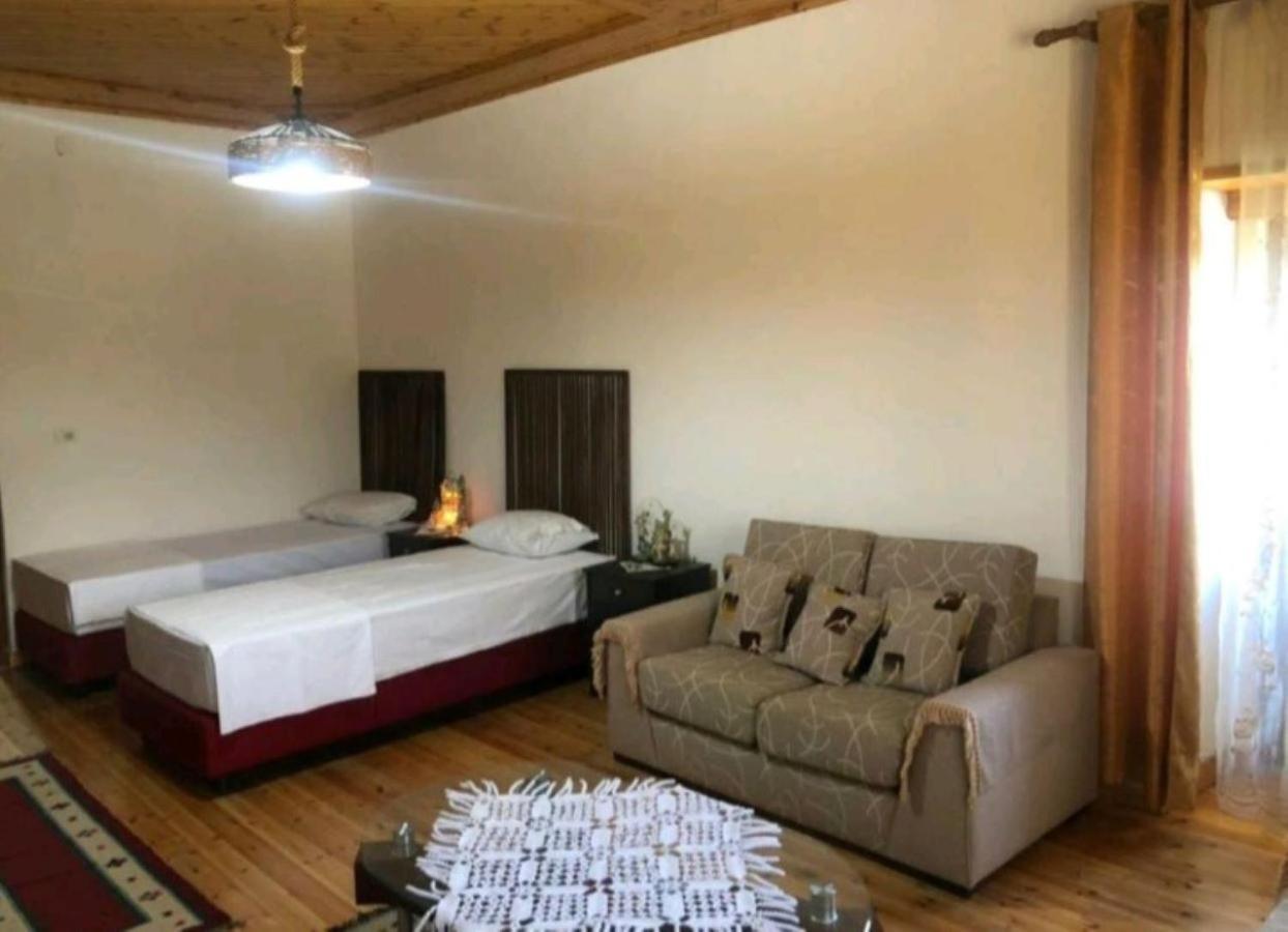 Miziriguesthouse Gjirokastra Kültér fotó
