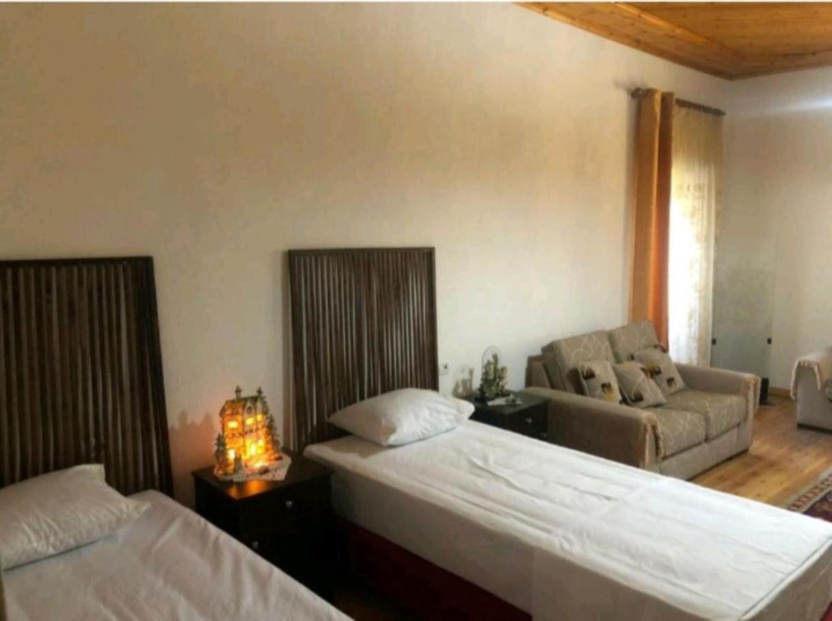 Miziriguesthouse Gjirokastra Kültér fotó